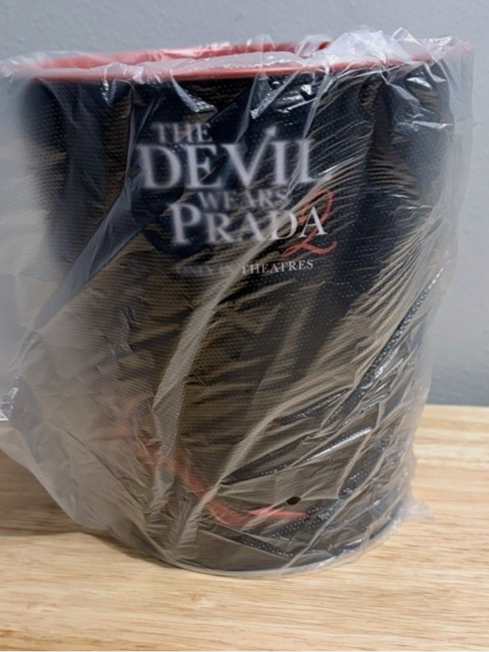 The Devil Wears Prada Promotional Tin - Black & Red NWT - Picture 3 of 7